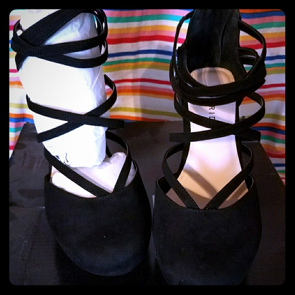 Black torrid wedges